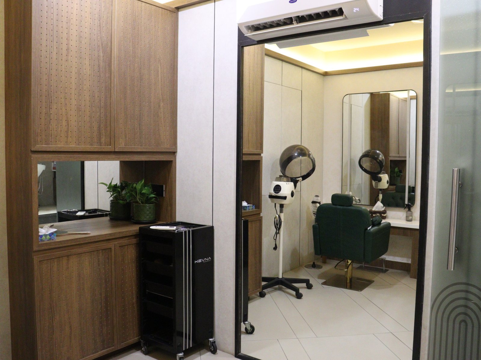 hair salon in Kovilambakkam